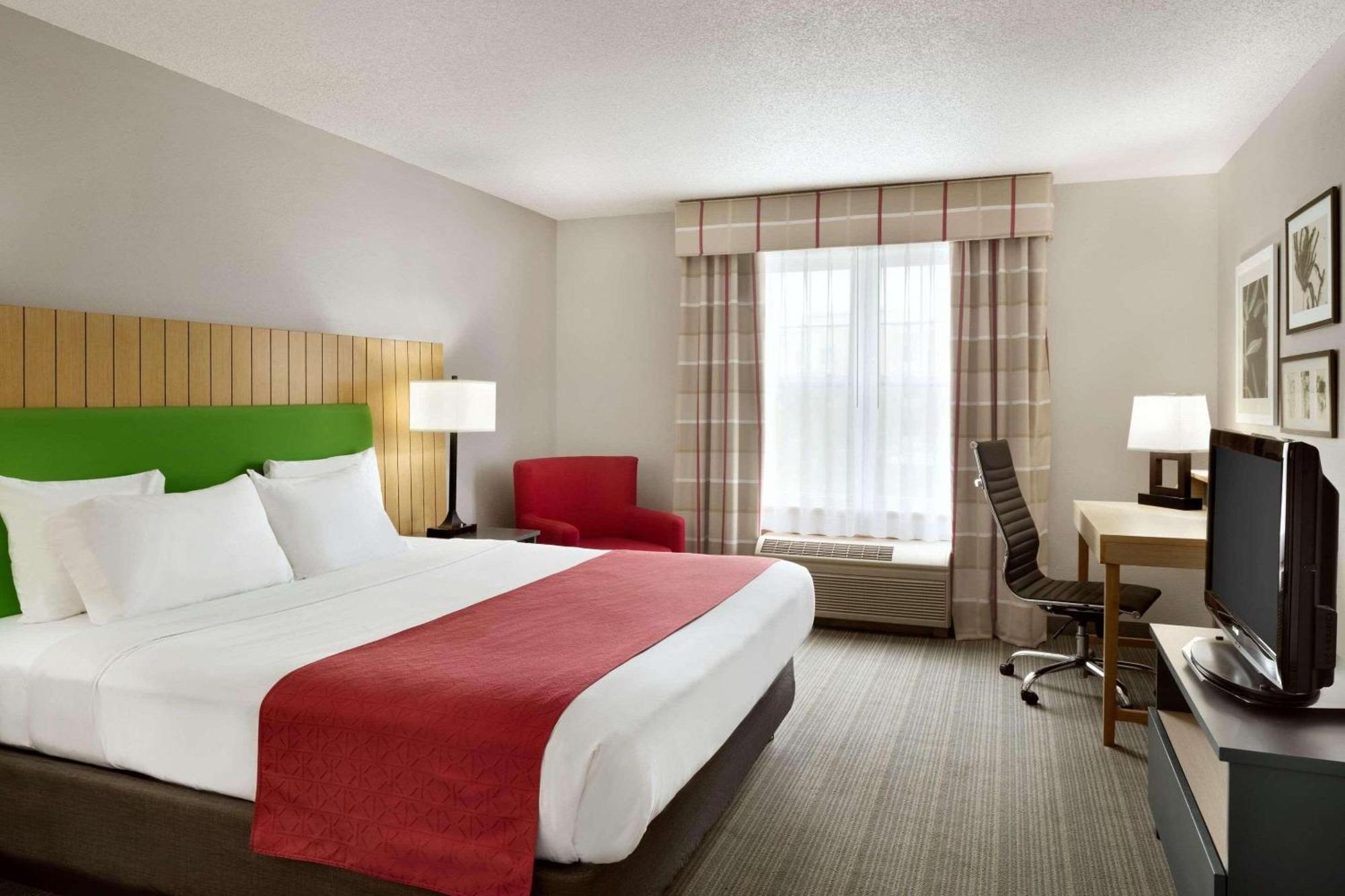Country & By Radisson, East, Ky Hotel 3*