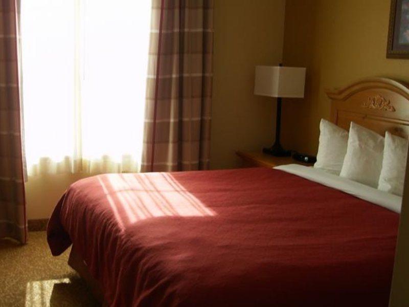 Country & By Radisson, East, Ky
