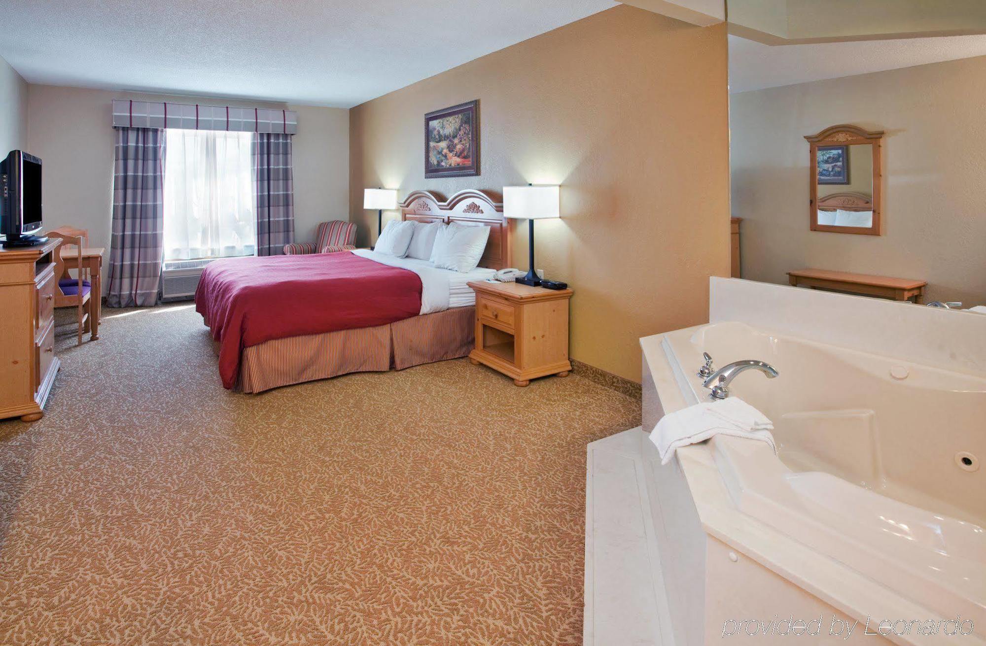 Hotel Country & By Radisson, East, Ky 3*