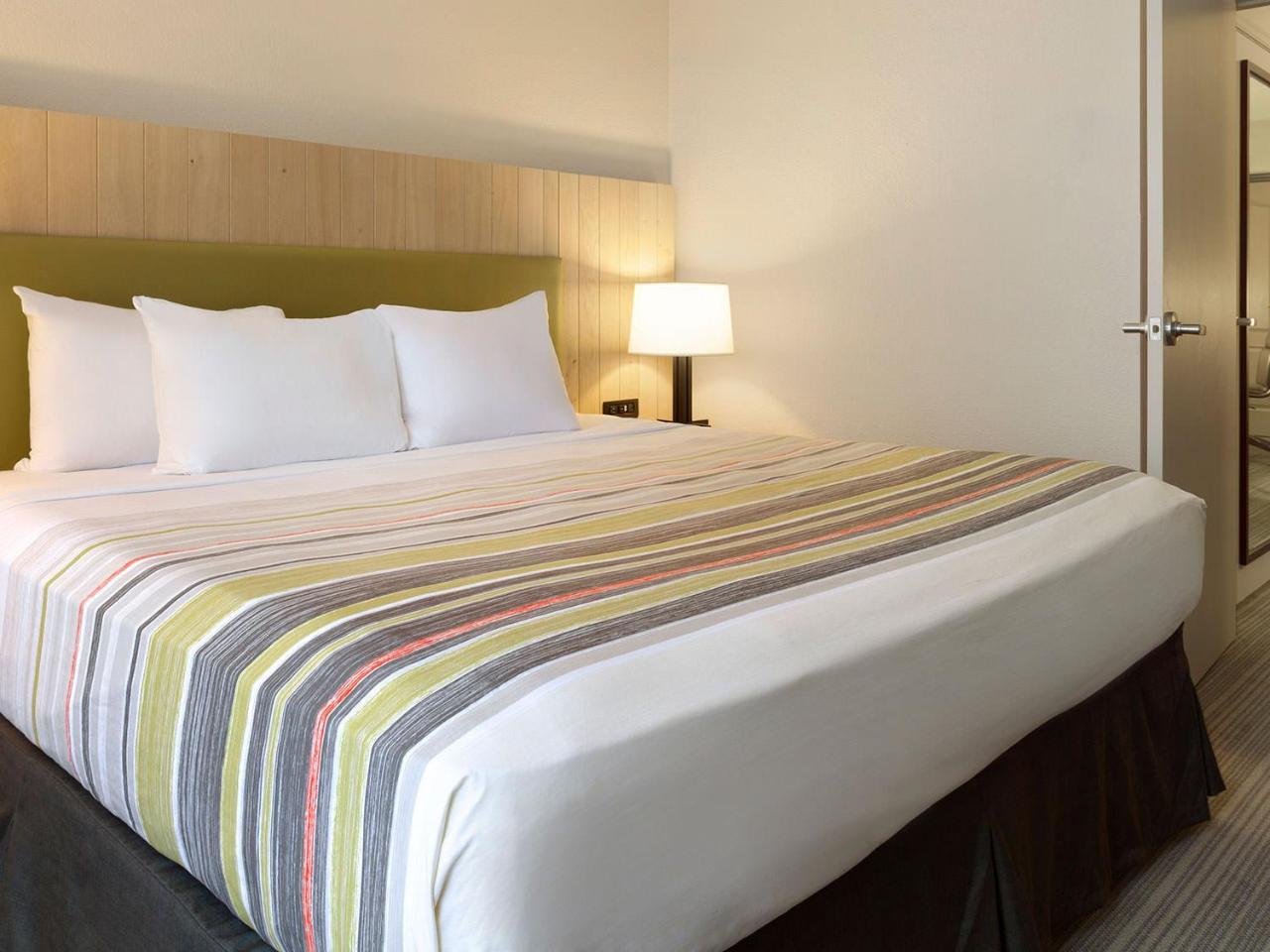Hotel Country & By Radisson, East, Ky Louisville